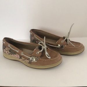 Sperry slip on shoes